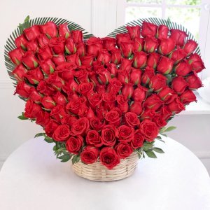 Heart of 100 Red Roses