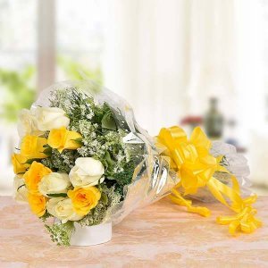 YELLOW N WHITE ROSES BOUQUET