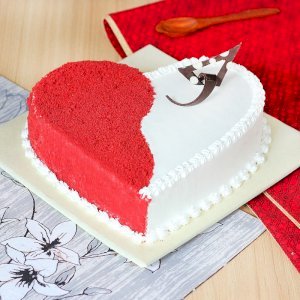 Heart Shaped Vanilla N Red Velvet Cake