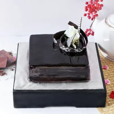 Square Shape Chocolate Cake