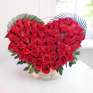 50 Red Roses Heart